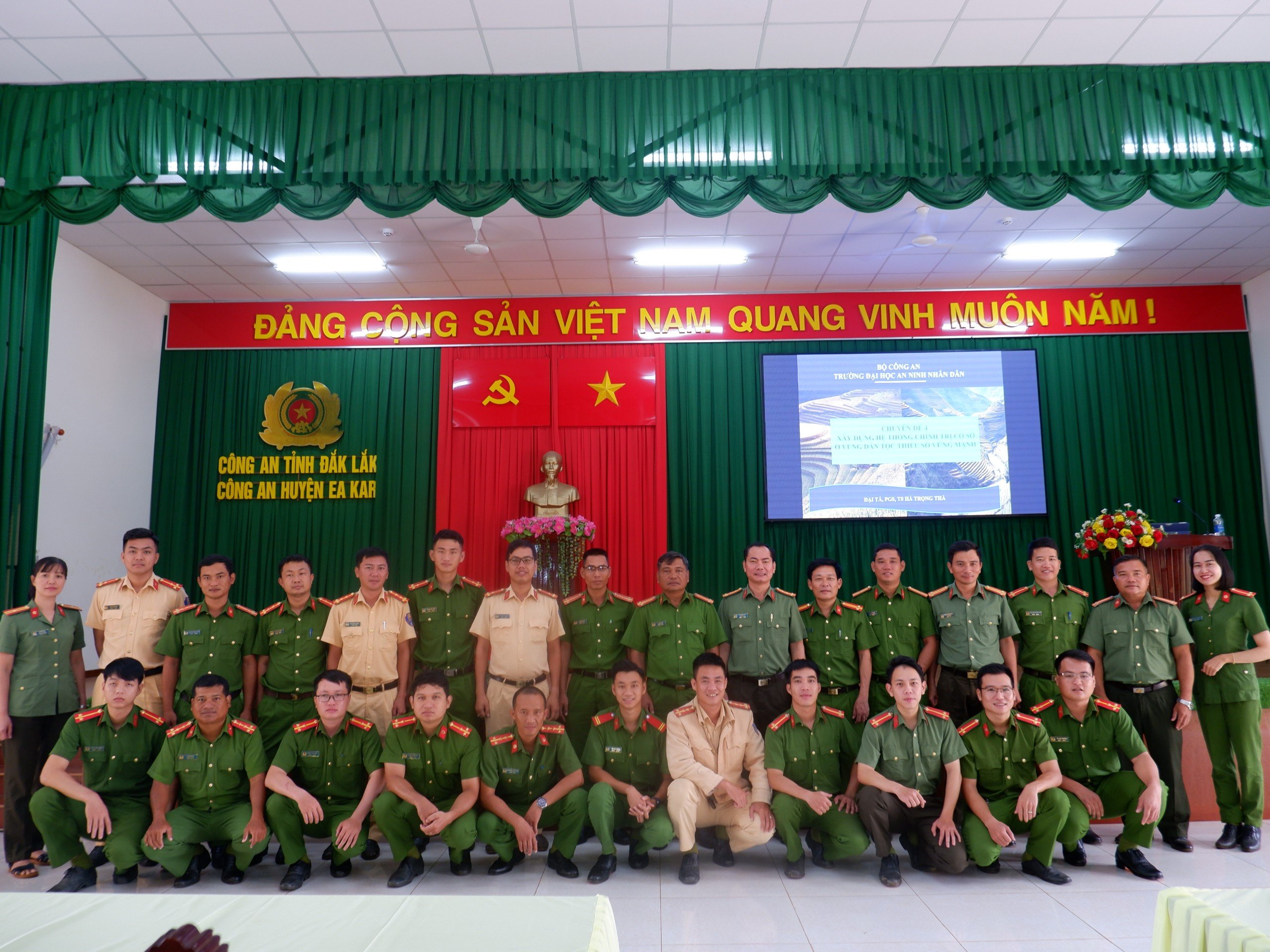 z4908021773813_339ebe30337e6a301c98496685af794d (1)